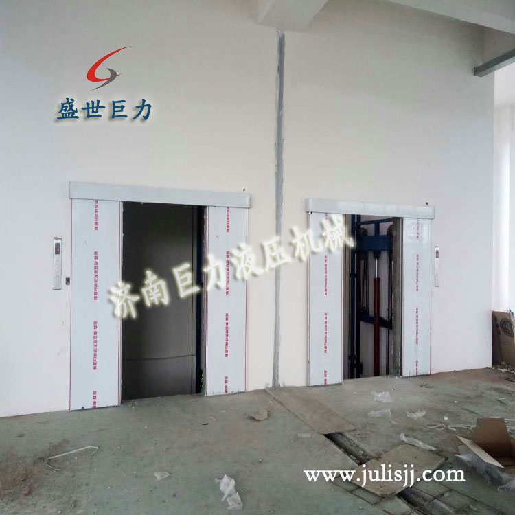 導(dǎo)軌式升降機(jī)不銹鋼門